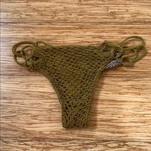 Acacia Molokino crochet bottom